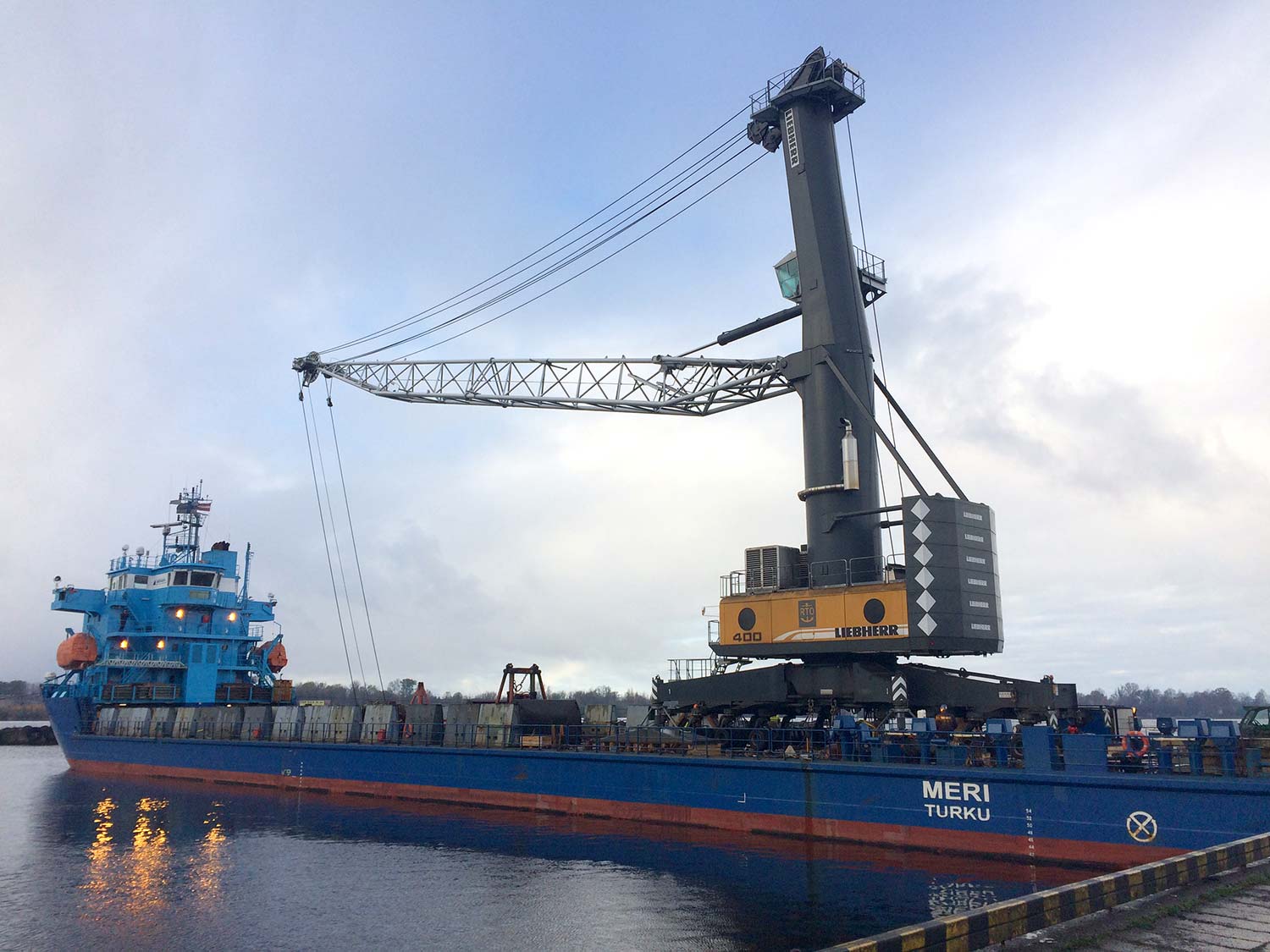 Naudotas MHC Liebherr LHM400